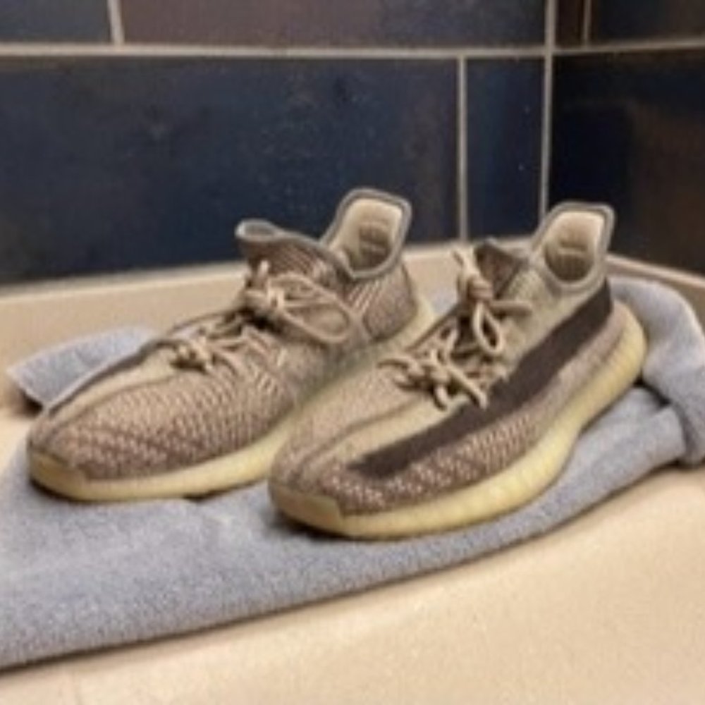 Yeezy Boost 350 V2 "Zyon" size   10 1/2 US mens